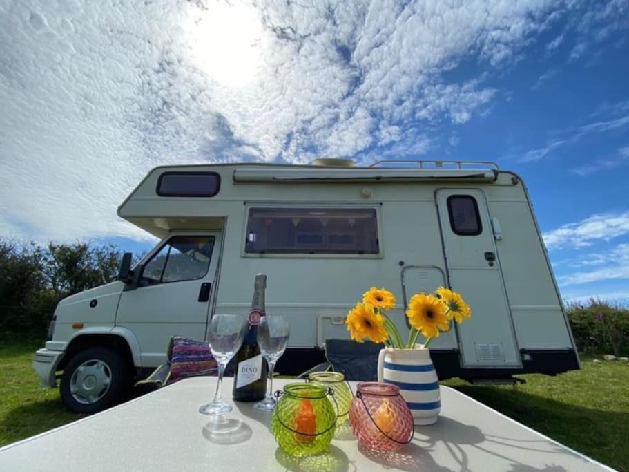 Lily Cosy Campervan With Sea Views & Amazing Sunrises Сент-Айвс Экстерьер фото