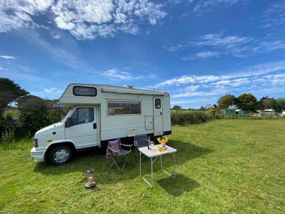 Lily Cosy Campervan With Sea Views & Amazing Sunrises Сент-Айвс Экстерьер фото